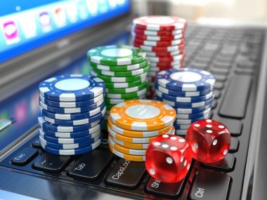 Live tournament dealer table on brim platform
